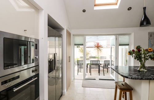Mullion Cottage | RIDGEBACK HOUSE, family friendly, with a garden in Helston