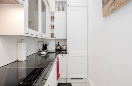 City of Westminster Apartment | Right opposite Hyde Park and moments from Oxford Street