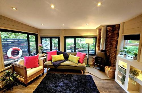 Five Oak Green House | River View
