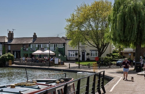 Ely Hotel | Riverside Inn