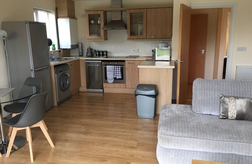 St Neots Apartment | Riverside Penthouse | 2BR & 2 Bath | 2 Parking