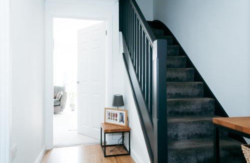 Shefford House | Riverside Stays, Modern House Stays, Shefford, Bedfordshire
