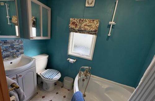 Hamworthy House | Robins Lodge by the sea