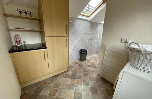 Braithwaite House | Rock Lynn - a bungalow that sleeps 4 guests in 2 bedrooms