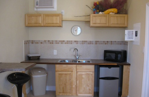 Andros Town Cottage | Rolle's Place Cabanas/Fresh Creek Property on Andros! WIFI/Cable/Kitchen/AC
