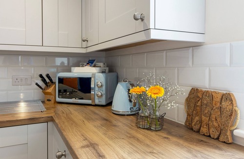 Sidmouth Cottage | Romantic Cosy Seaside Cottage in Central Sidmouth With Free Parking