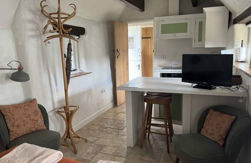 Stuckton Cottage | Romantic cottage in the heart of the New Forest, perfect for walkers.
