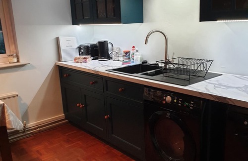Burley Cottage | Rose Cottage, Burley, New Forest National Park - dog friendly,EV point,sleeps 10