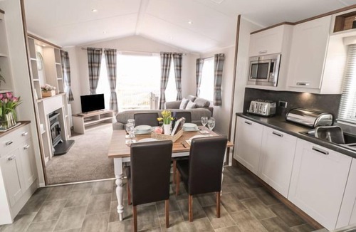 Runswick Bay Cottage | ROSE LODGE, pet friendly, luxury holiday cottage in Staithes