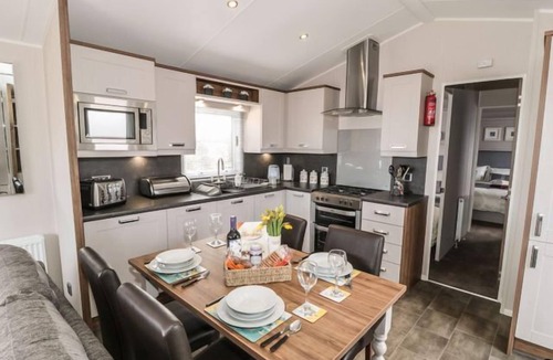 Runswick Bay Cottage | ROSE LODGE, pet friendly, luxury holiday cottage in Staithes