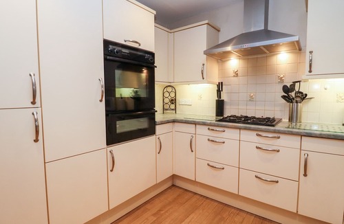 Bourton-on-the-Water Cottage | ROSEMARY COTTAGE, family friendly in Bourton-On-The-Water