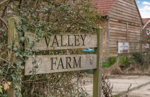 Gawcott House | Rosies Retreat 2 Bedroom Farm Cottage
