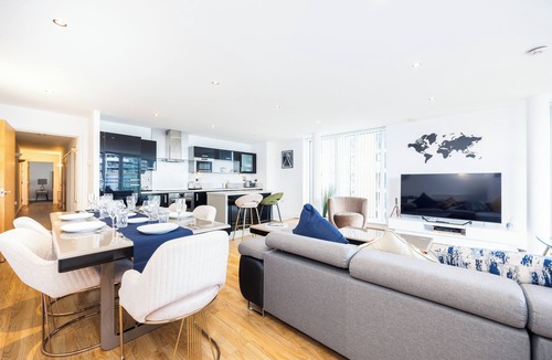 Docklands Apartment | Ross Corner 3 Bed Executive Apartment at ExCel