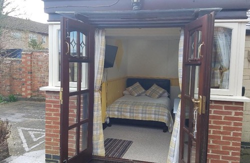 Irthlingborough Bed & Breakfast | Ruby Cottage