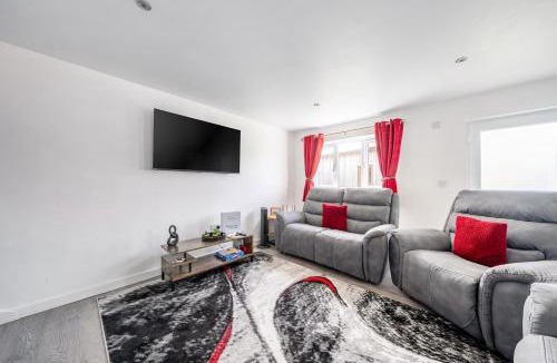 Brigg House | Ruby Red