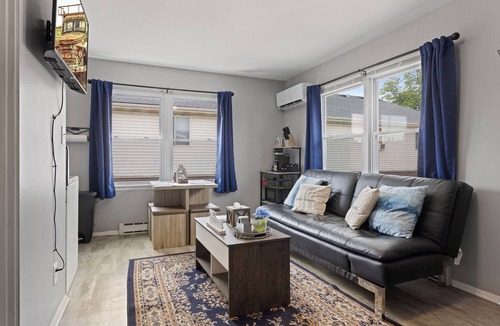 Aurora Apartment | Rustic Spacious Studio/Aurora area/Sleeps 2/Pet Friendly/FREE WI-FI & Parking