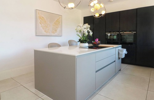 Willaston Cottage | RYE CROFT, pet friendly, country holiday cottage in Neston
