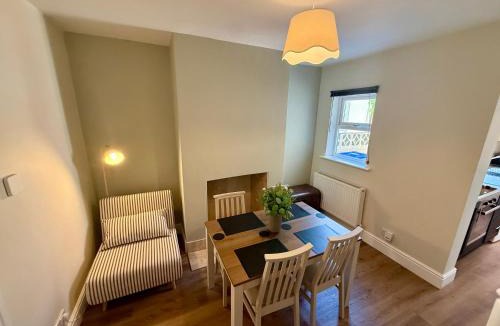 Salisbury House | Salisbury City Centre Cottage