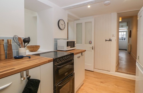 Babbacombe Cottage | SALTWATER COTTAGE, family friendly, with open fire in Babbacombe