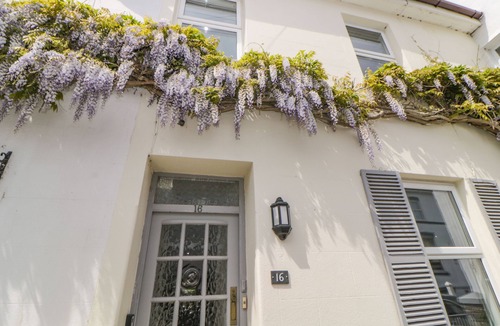 Babbacombe Cottage | SALTWATER COTTAGE, family friendly, with open fire in Babbacombe