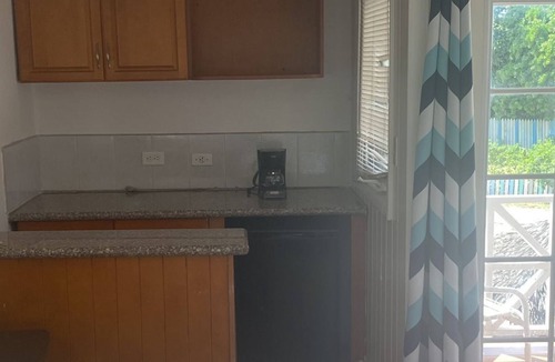 Coral Harbour Apartment | San Salvador Villa,10 mins from the Airport, On the Beach