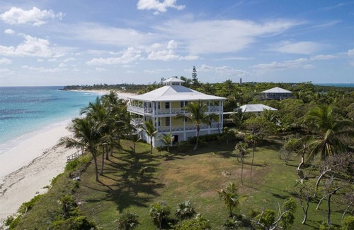 Hope Town House | Sandalwood is a breathtaking estate sitting on the North End.