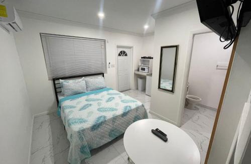 Nassau Apartment | Sandelwood Studios'