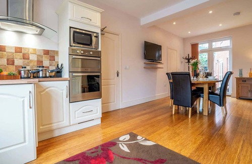 Caister-on-Sea Apartment | Sapphire - Spacious apartment near the Sea