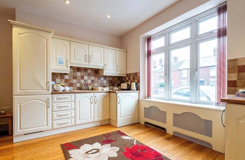 Caister-on-Sea Apartment | Sapphire - Spacious apartment near the Sea