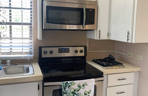 Nassau Villa | Saunders Beach Villa . All the amenities, includingpool, outdoor cabana, grills.