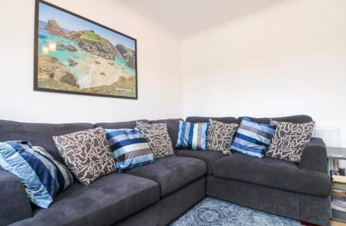 Mullion Apartment | Savoy View