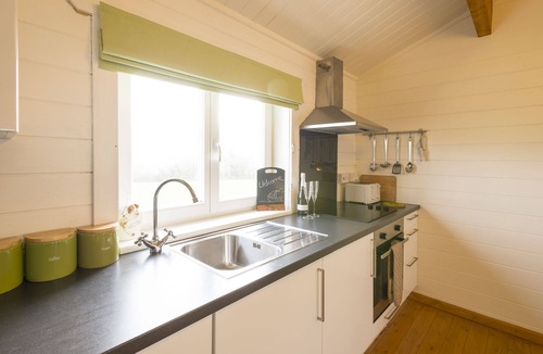 Bude Cabin | Scandinavian Cabin near Bude with Log Burner