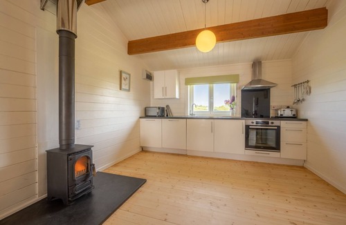 Bude Cabin | Scandinavian Cabin near Bude with Log Burner