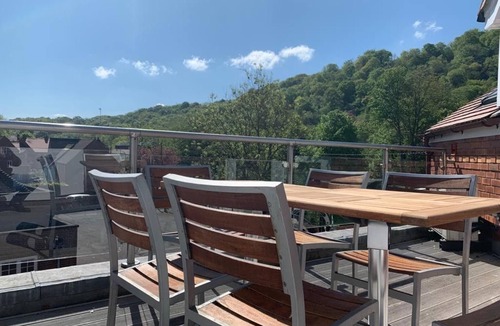 Ironbridge House | School Path Ironbridge Home with Roof Terrace