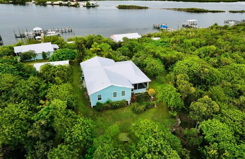 Green Turtle Cay House | Sea Bird 3/3 Overlooking the Sea of Abaco with Private Beach & dock access