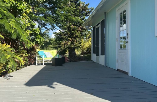 Green Turtle Cay House | Sea cottage 2/1 in white sound on GTC Abaco Bahamas full kitchen, AC & WiFi