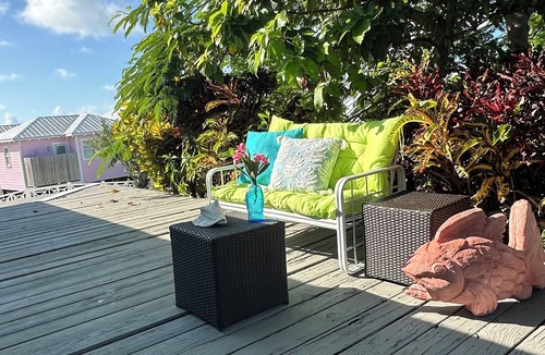 Green Turtle Cay House | Sea cottage 2/1 in white sound on GTC Abaco Bahamas full kitchen, AC & WiFi