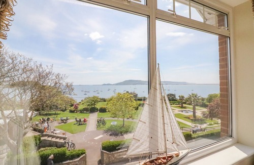 Wyke Regis Cottage | SEA KING HOUSE, pet friendly, with a garden in Castle Cove