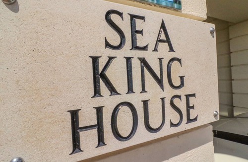 Wyke Regis Cottage | SEA KING HOUSE, pet friendly, with a garden in Castle Cove