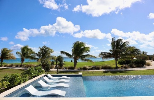 Rokers Point Villa | Sea Salt Villa - New Modern Large 7 Bedroom Luxury Villa + Concierge!