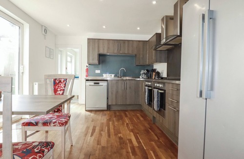 Newquay City Centre House | SEA VIEW, pet friendly, character holiday cottage in Newquay