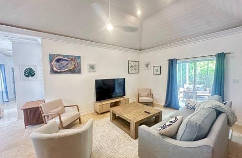 George Town House | Seabreeze Villa