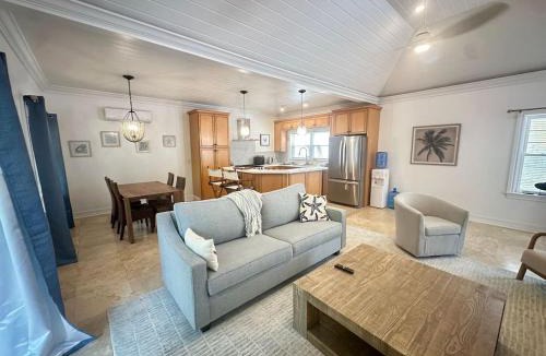 George Town House | Seabreeze Villa