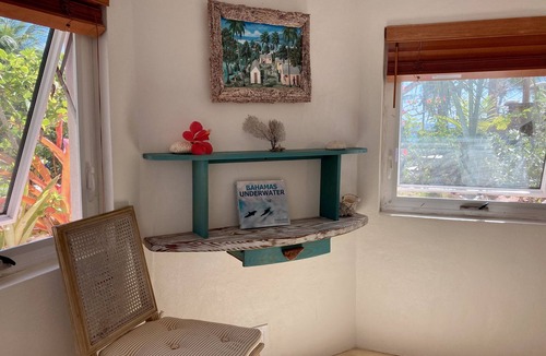 Governor's Harbour Apartment | Seahorse Apartment on Casuarina Bay beach with ocean view