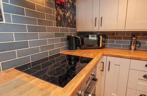 Marske-by-the-Sea Cottage | SEASCAPE COTTAGE, pet friendly, with open fire in Marske-By-The-Sea