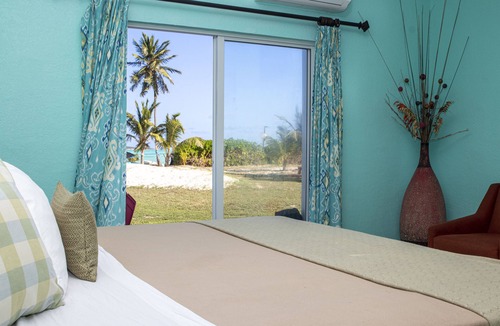 Rolleville Hotel | Seashell Room: Sandy Isle Escapes -formally Shoreline Beach Club