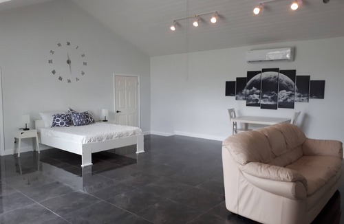 Coral Harbour House | Secluded and Modern Ocean view House