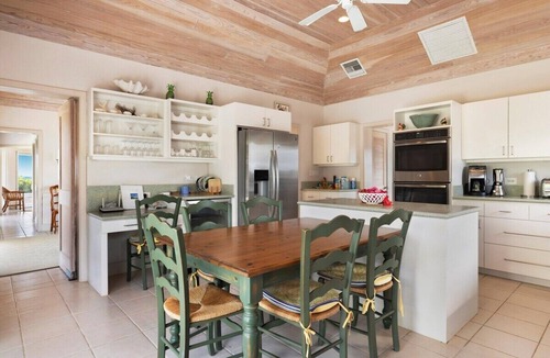 Double Bay House | Secluded Beachfront Estate on 9 Private Acres