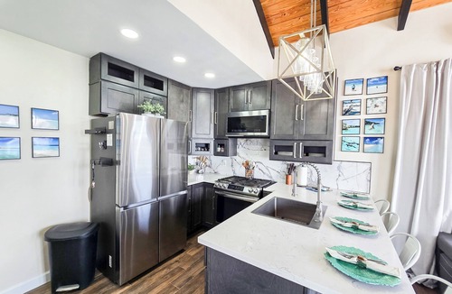 George Town House | Secluded Bliss: Intimate Michelson Retreat with Infinity Pool & Dock