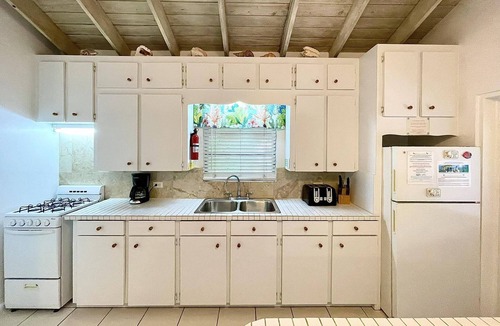 Spanish Wells Villa | Secluded, Private, Beachfront Villa W/Motorboat, Kayaks & SUP